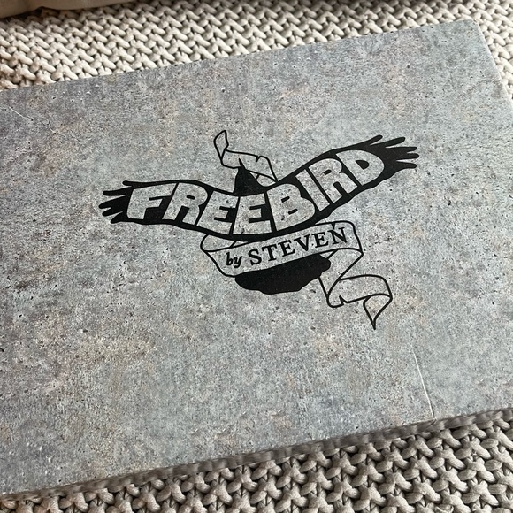 Freebird by Steven Wazee shoes size 7 - never worn - Picture 3 of 9